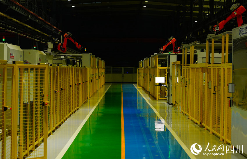 ����һ���Ź���������ܼӹ���е��ҹһֱ����ת������������ ������