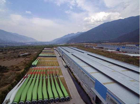 ��ɽ����70���� �� �۽������桱��׼��������ƴ���ɽ��ȫ�ƽ���������